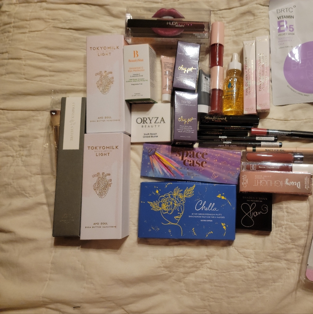Makeup bundle